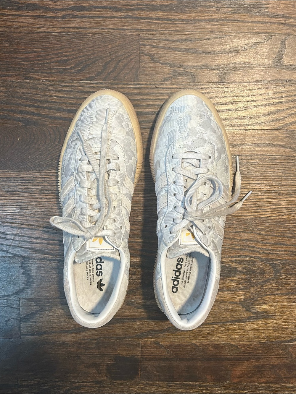 adidas Sambae- women’s 9.5